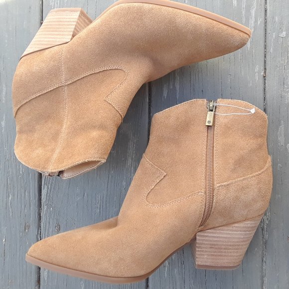 ❌SOLD❌NEW Lucky Brand Ankle Boots - Picture 2 of 5